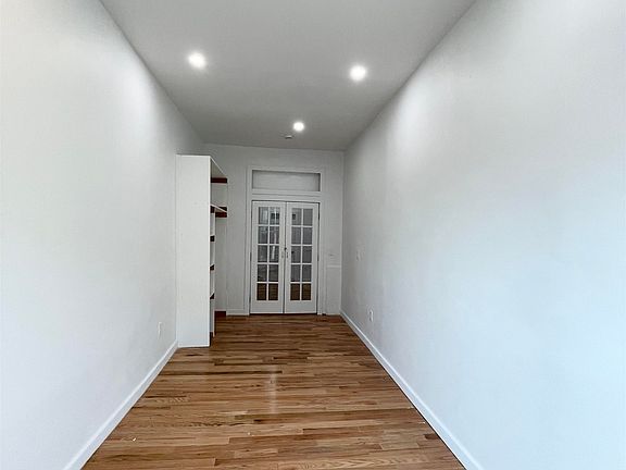 4th image of 38.5 Belmont Ave #1