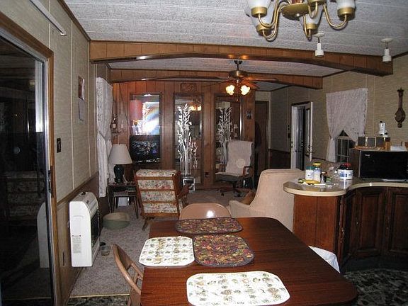 3rd image of 106 Mimosa Dr