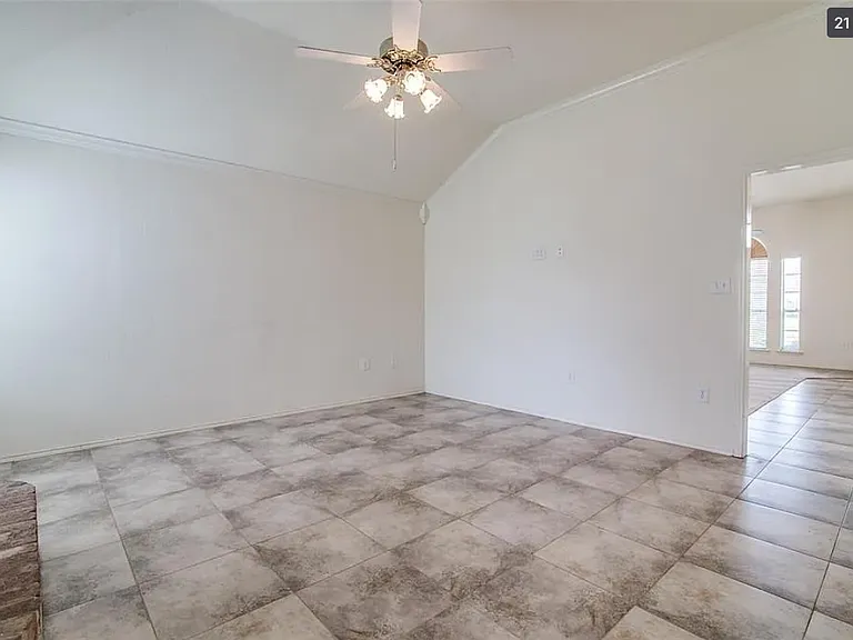 7210 Gillon Dr — Photo 5