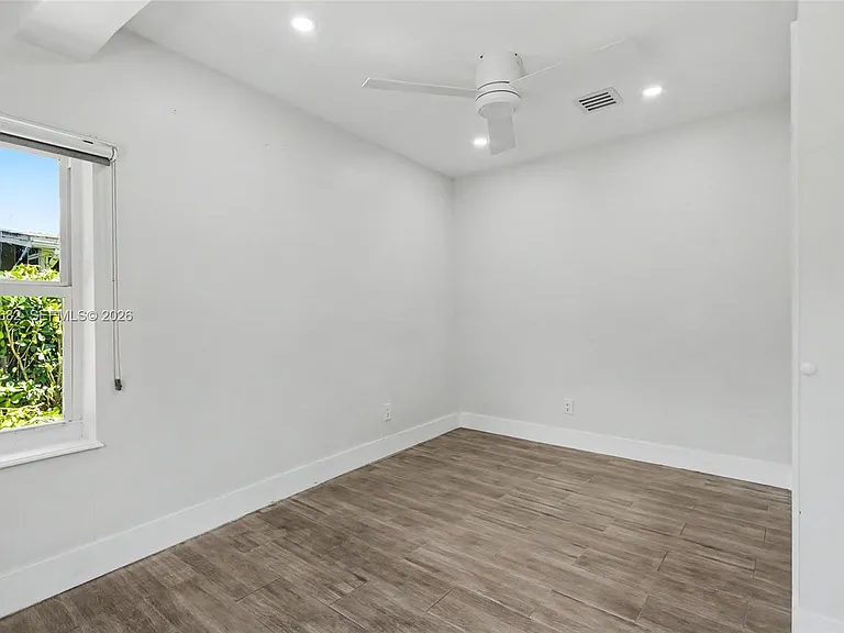 2317 SW 34th Ave — Photo 9