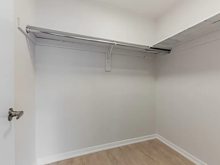 207 Davisville Ave — Photo 21