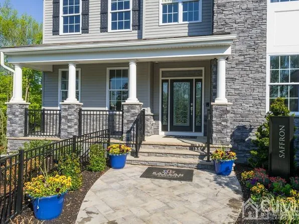 1 Blue Jay Ct S, Monmouth Junction, NJ 08852