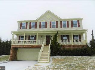 420 Lakeview Dr, Spring Grove, PA 17362