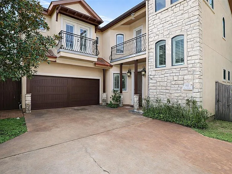 11025 Robin Hood Ct — Photo 3