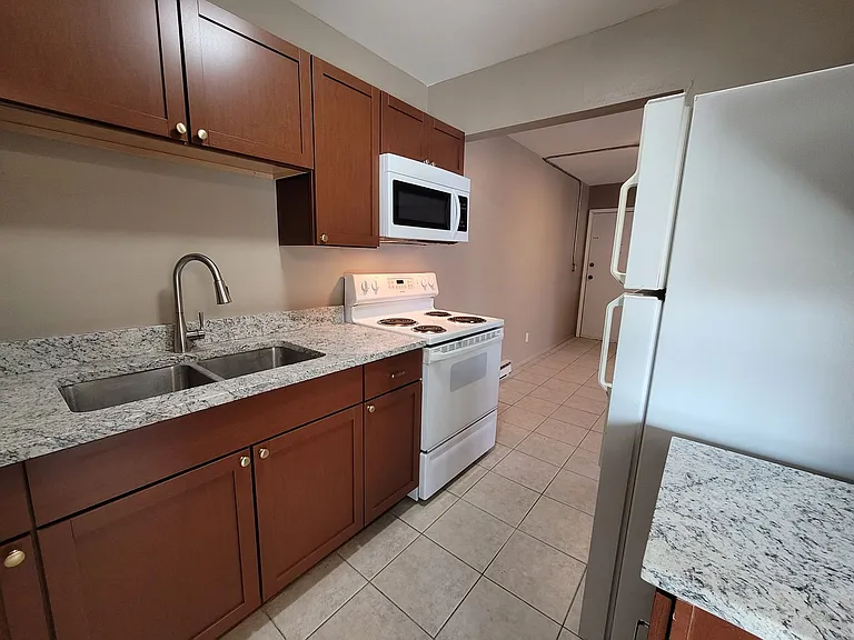 3027 Park Terrace Dr — Photo 1