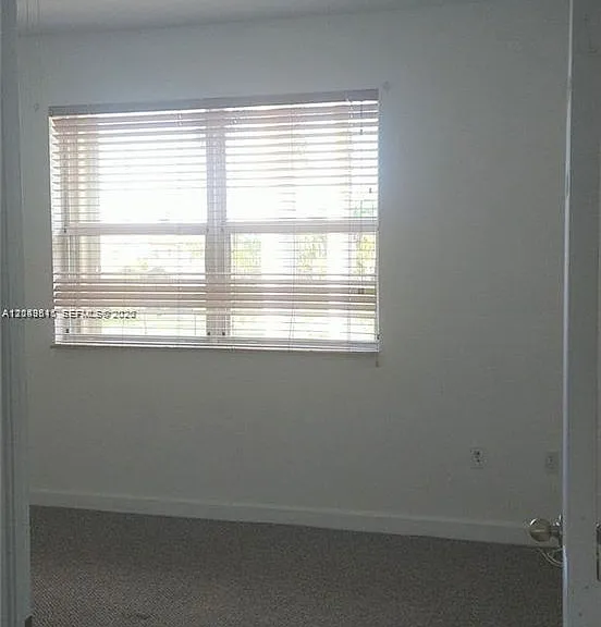 4163 NE 11th St #0 — Photo 11