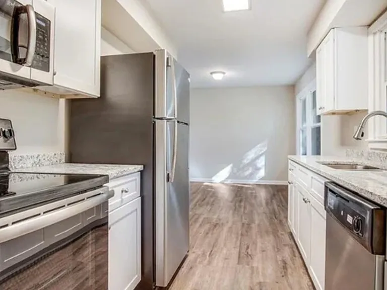 2925 Toney Dr — Photo 5