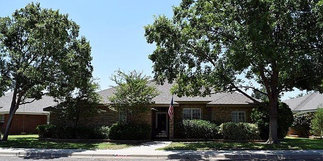 1st image of 2105 Bradford Ct
