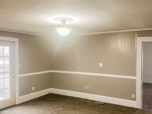 3rd image of 104 N Steele St