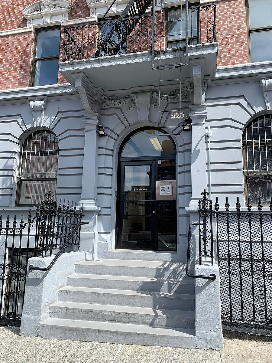 Building Photo - 523 W 160th St #1D