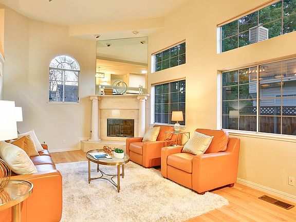 4th image of 20677 Gardenside Cir