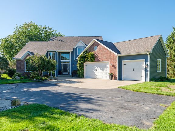 2nd image of 22533 Vineyard Cir
