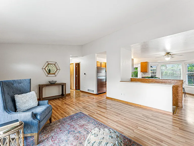249 S Buchanan Ave — Photo 11