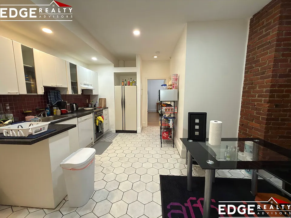 56 Park Vale Ave #9
