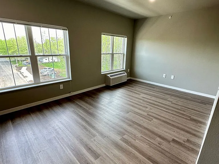 Kraewood Flats - Summer Rent Special through July 31 2026 — Photo 24