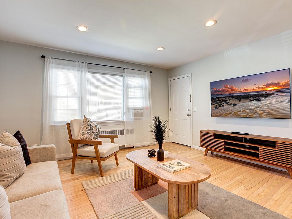 1st image of 635 N 9th St Floor 1