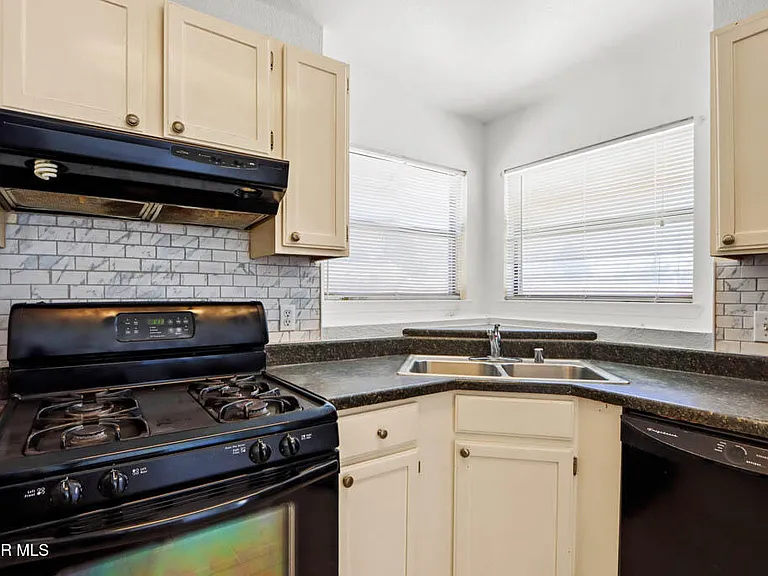 1478 Gene Torres Dr — Photo 23
