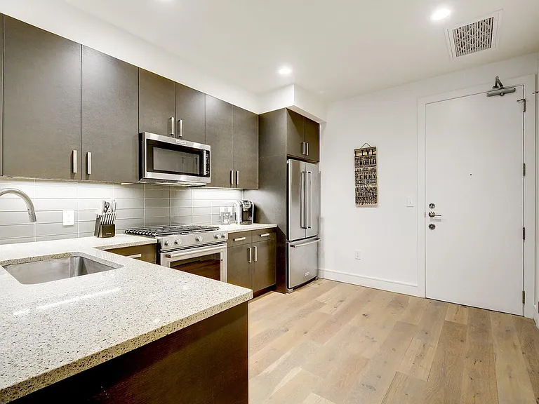 222 West Ave #1911 — Photo 8