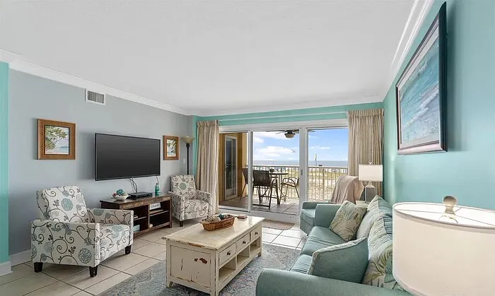 615 W Beach Blvd #615 — Photo 2