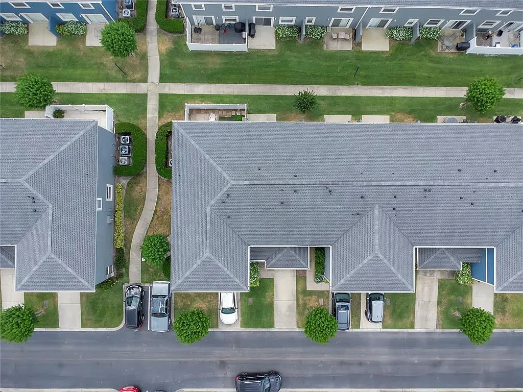 2 bed, 2.5 bath, 1264 sqft, $2,000 — Photo 3