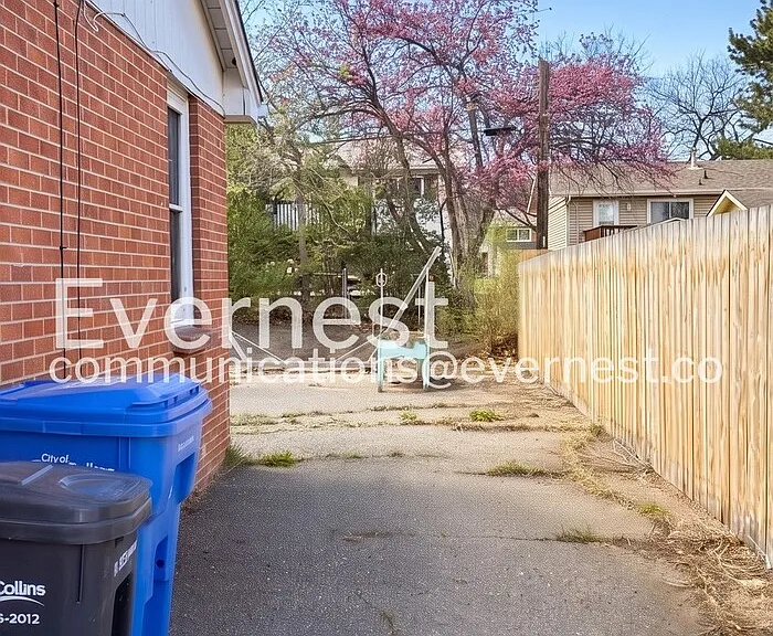231 N Roosevelt Ave — Photo 15