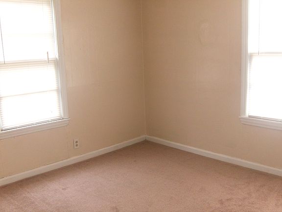 3rd image of 309 N Millwood Ave