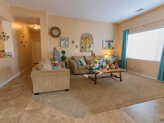 3rd image of 10918 Vista Del Valle Dr