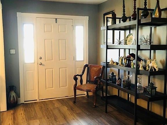 3rd image of 551 Thorncliff Dr