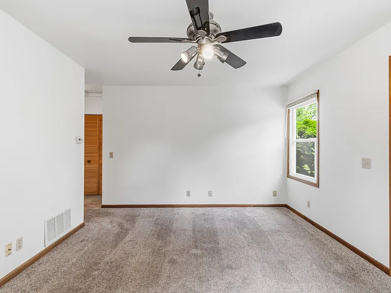 3485 Hargrove St — Photo 11