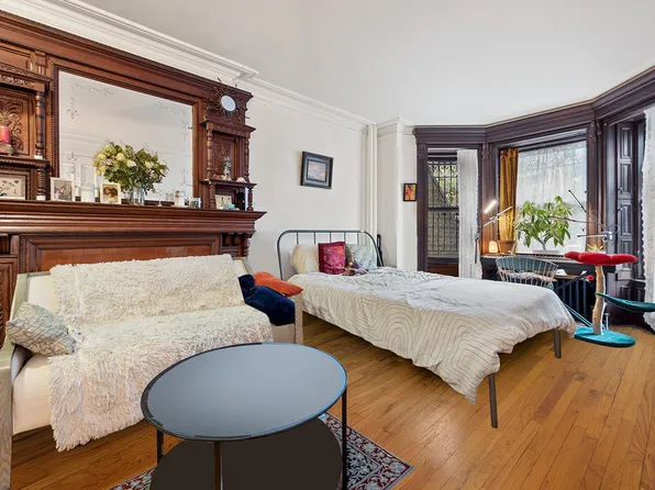 864 President Street image 1 of 4