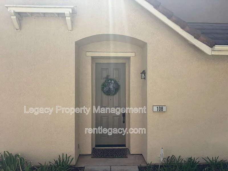 3 bed, 3.5 bath, 1681 sqft, $2,750 — Photo 3