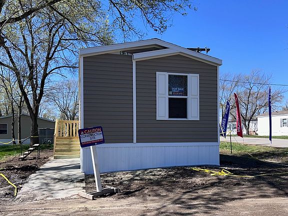 2nd image of 1 Jasmine Ln