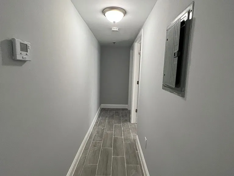 26-28 Avon Avenue - Ground Floor — Photo 18