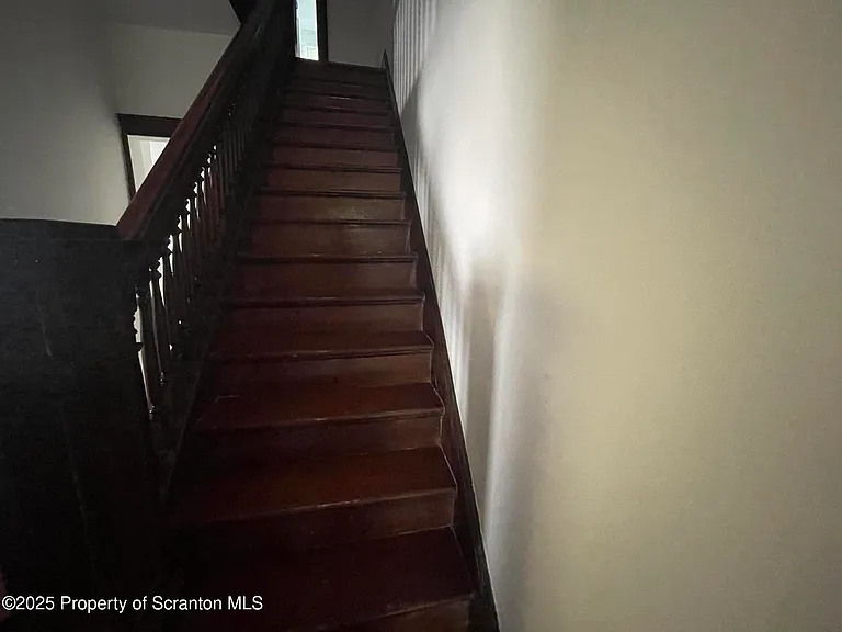 1218 Schlager St — Photo 15