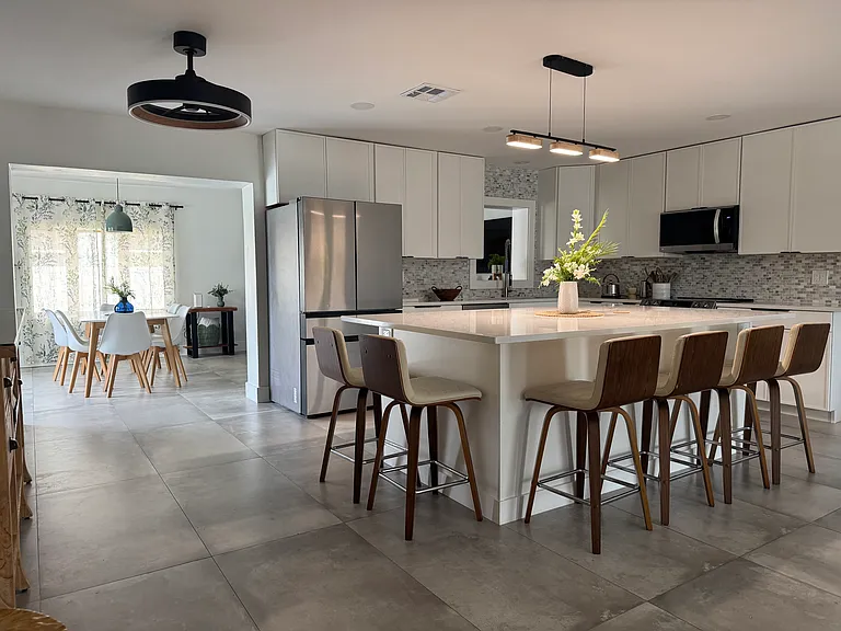 27541 Suffridge Dr — Photo 3