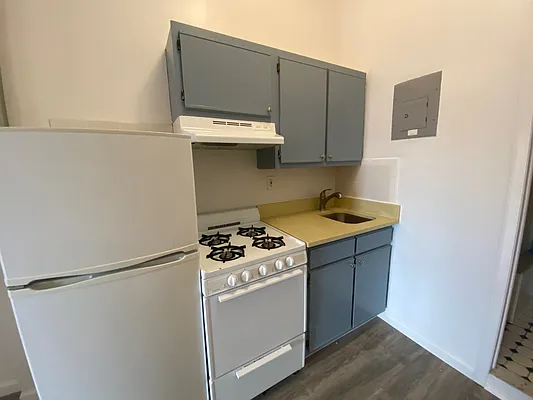 Rented by GreenVill Real Estate LLC | media 21