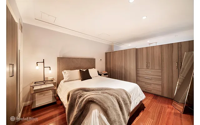 Sold by Douglas Elliman | media 22