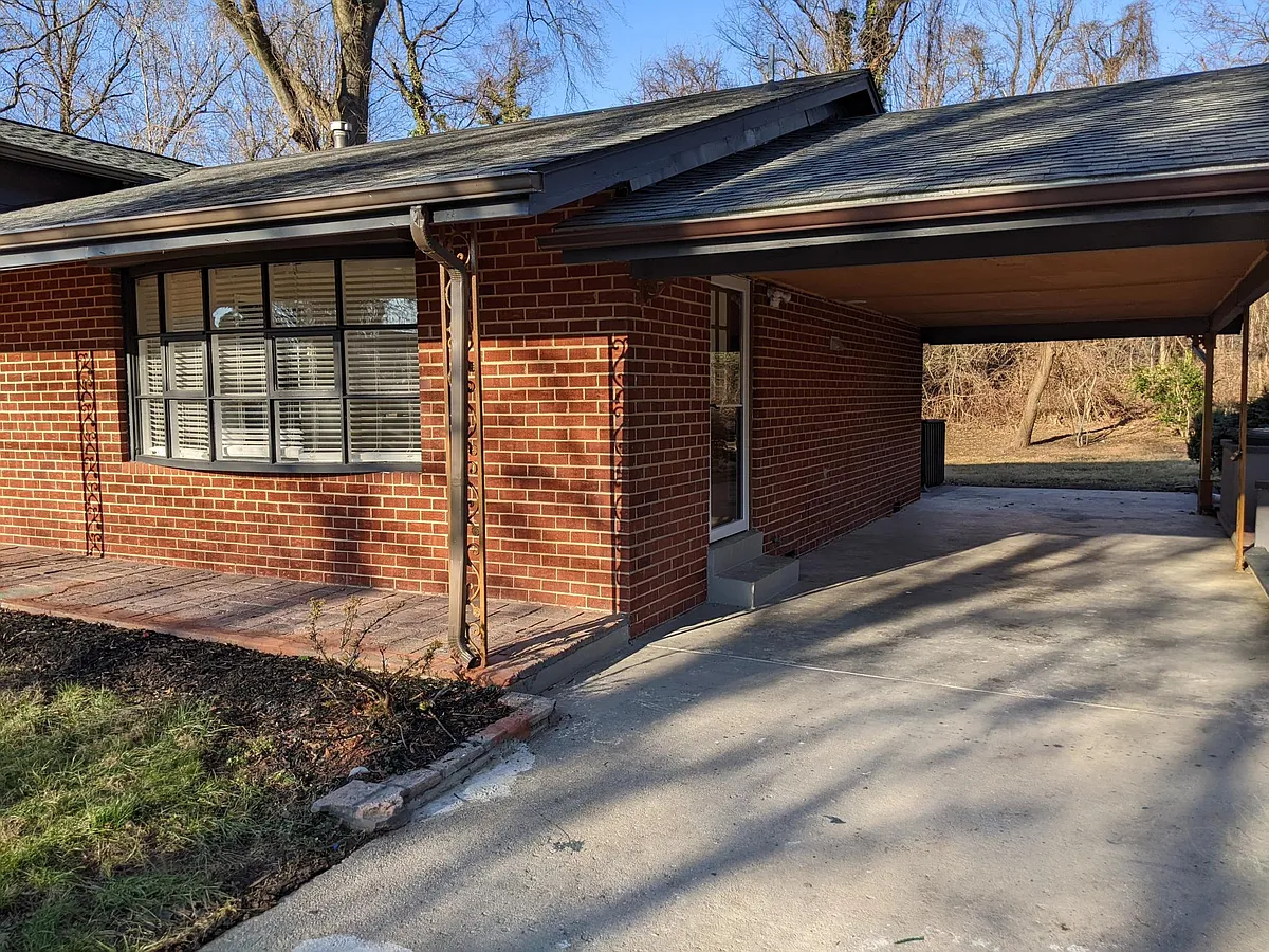 Building Photo - 105 Mel Mara Dr