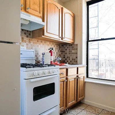 Rented by Washington Realty Corp. | media 35