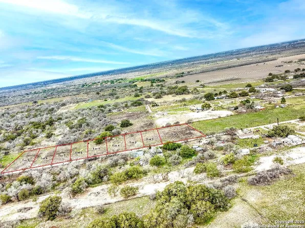 450 County Road 124 LOT 9, Floresville, TX 78114