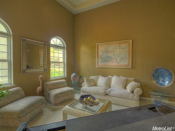 3rd image of 1402 Promontory Point Dr