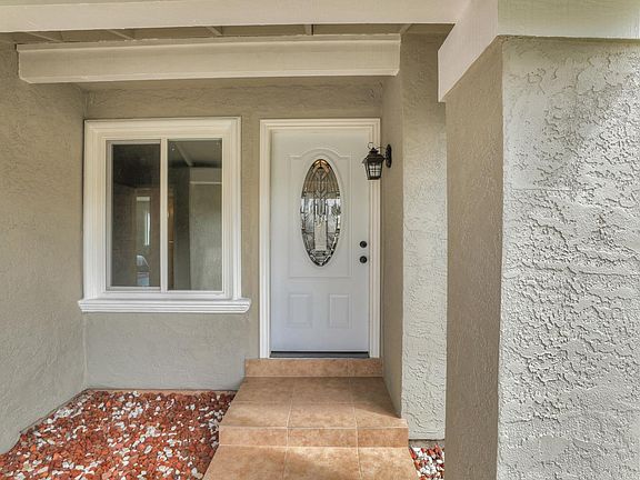 4th image of 1030 Pebblecreek Ct