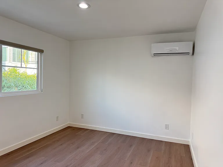 372 S Los Robles Ave #2 — Photo 6