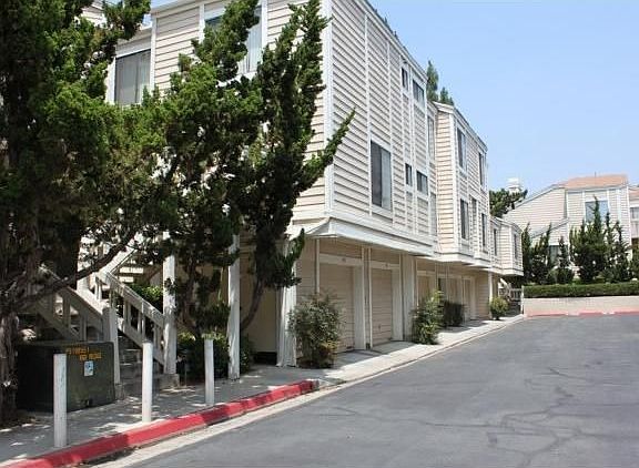 4th image of 4900 N Grand Ave APT 133