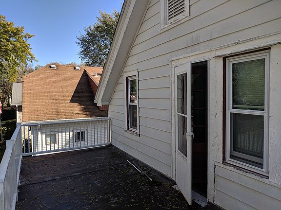 3rd image of 911 W Eula Ct