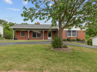 1604 Saint Marys Ln, Festus, MO 63028