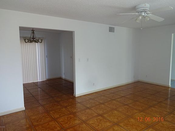 4th image of 55 Ravenwood Dr