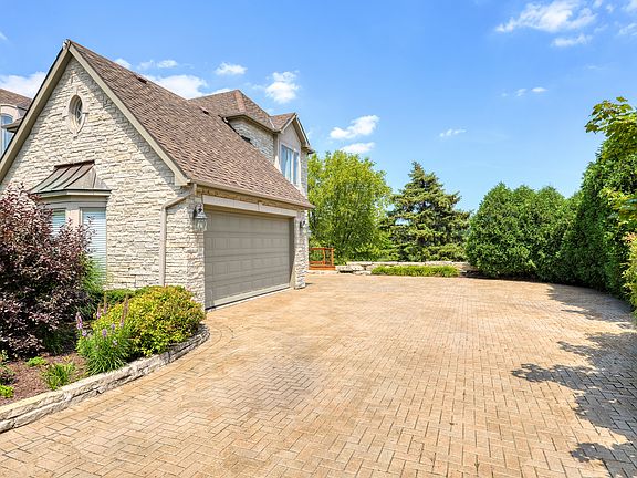 4th image of 8 York Lake Ct
