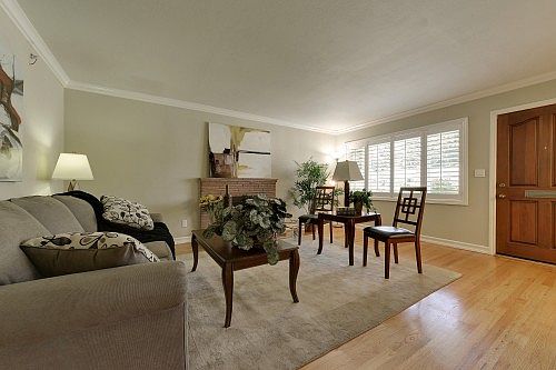 4th image of 464 Coakley Dr