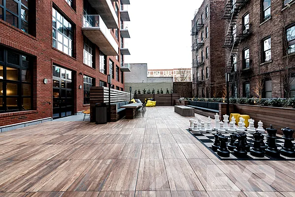 Rented by EXR | media 18